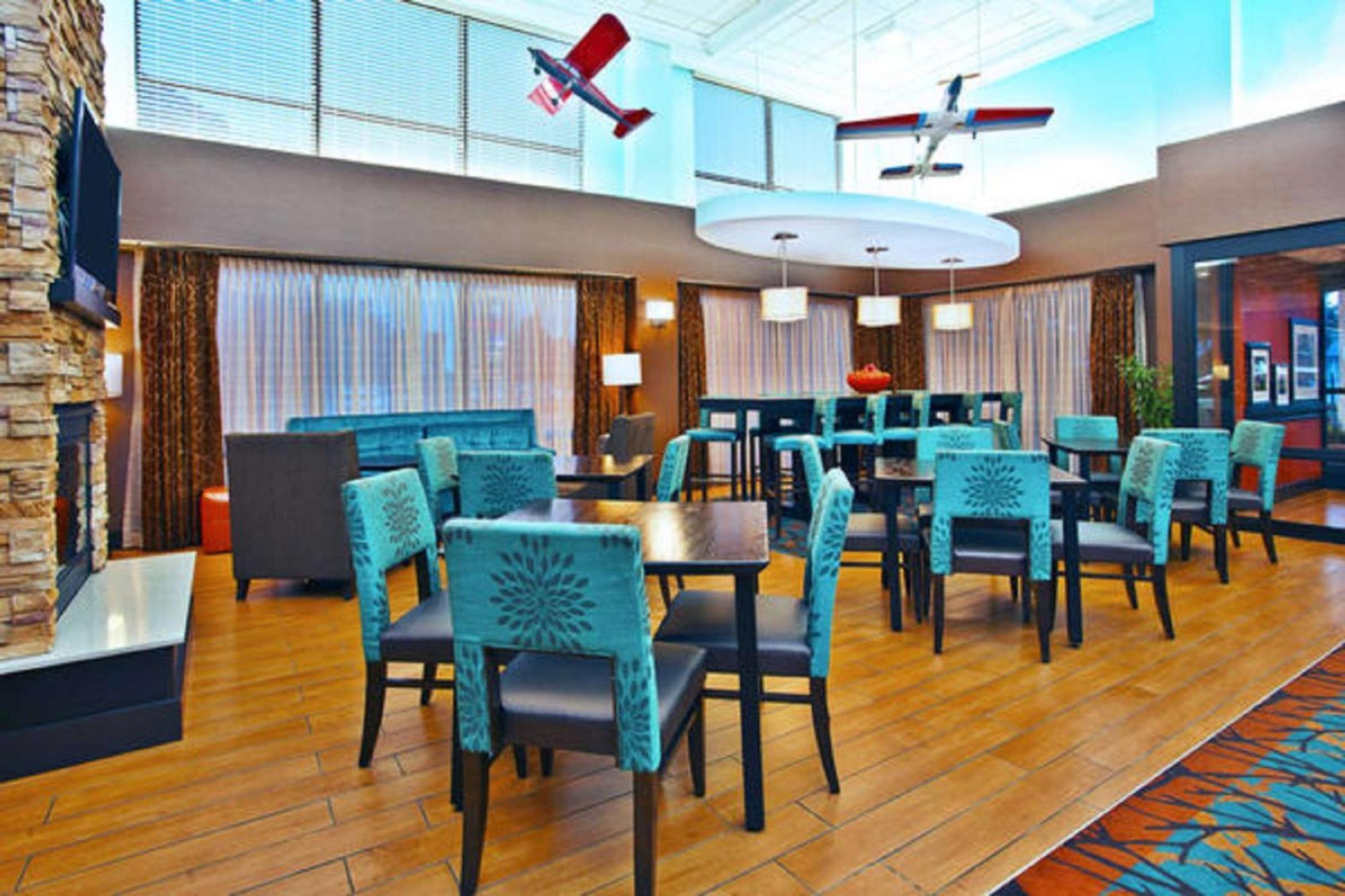 Hampton Inn Chicago-Midway Airport Bedford Park Eksteriør billede